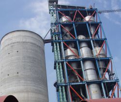 鋼絲膠(jiao)帶鬥式提(ti)升機